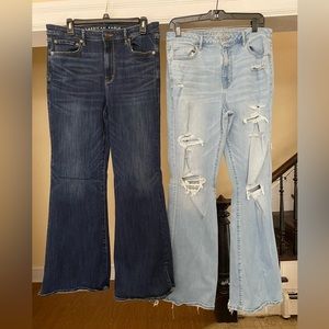 2Pairs of American Eagle Jeans